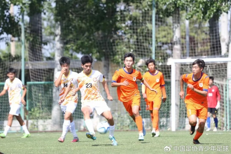 山东泰山七战全胜零失球 重庆南开中学南区登顶