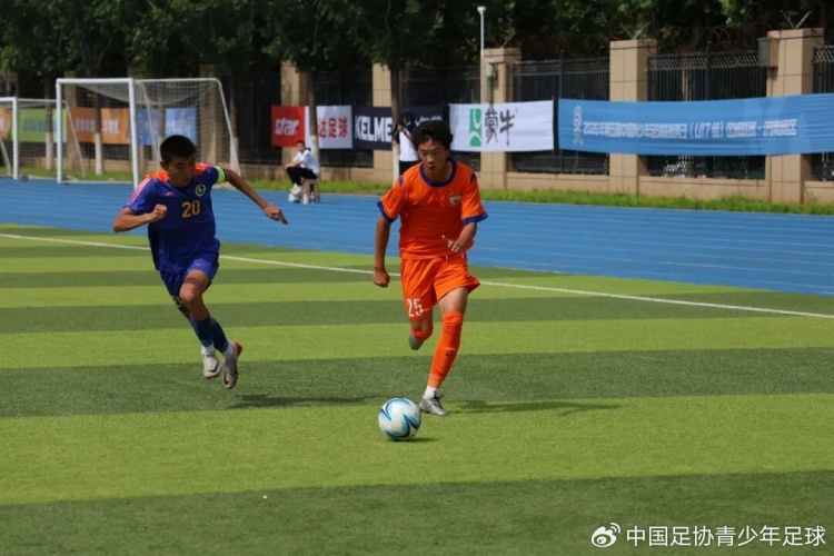 山东泰山七战全胜零失球 重庆南开中学南区登顶