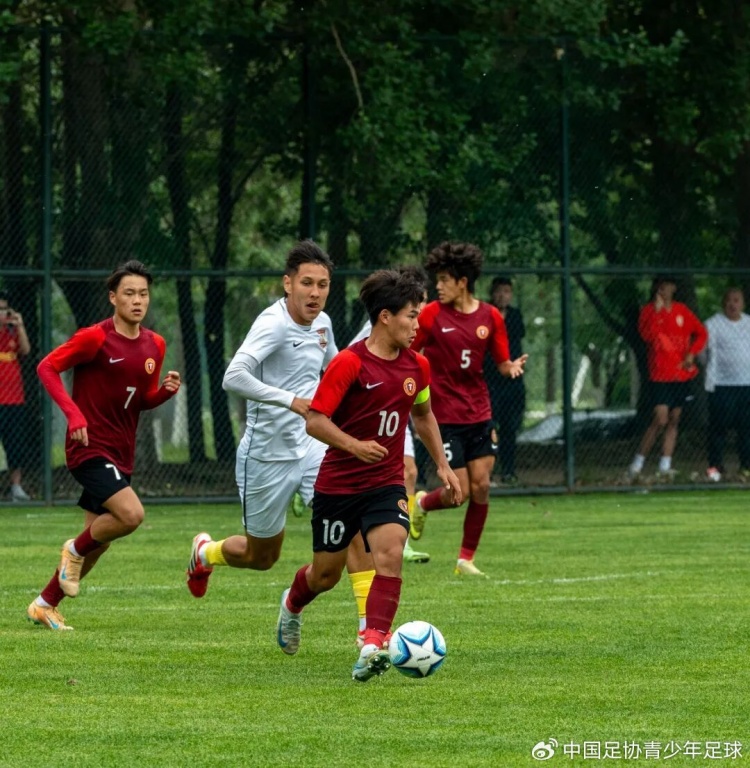 山东泰山七战全胜零失球 重庆南开中学南区登顶
