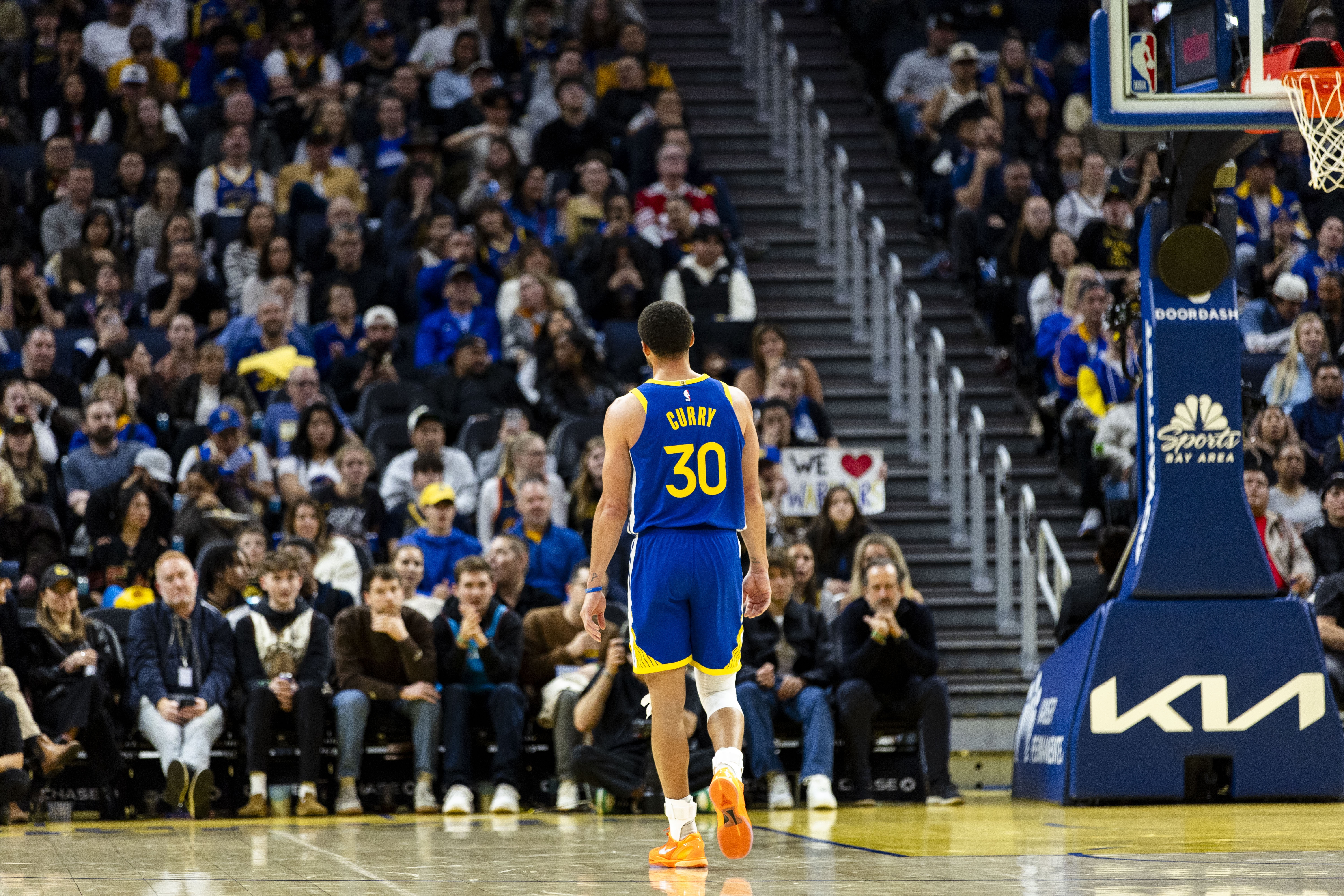 姚明:库里签约李宁是风向标,未来更多中国品牌签约NBA球员