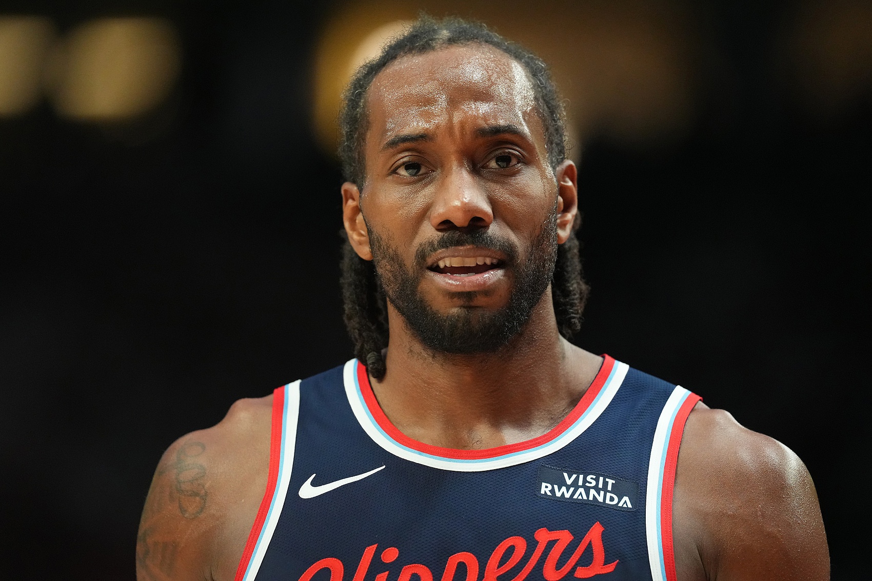 伦纳德交易暂停:NBA调查快船未结,猛龙拒绝承担潜在处罚风险