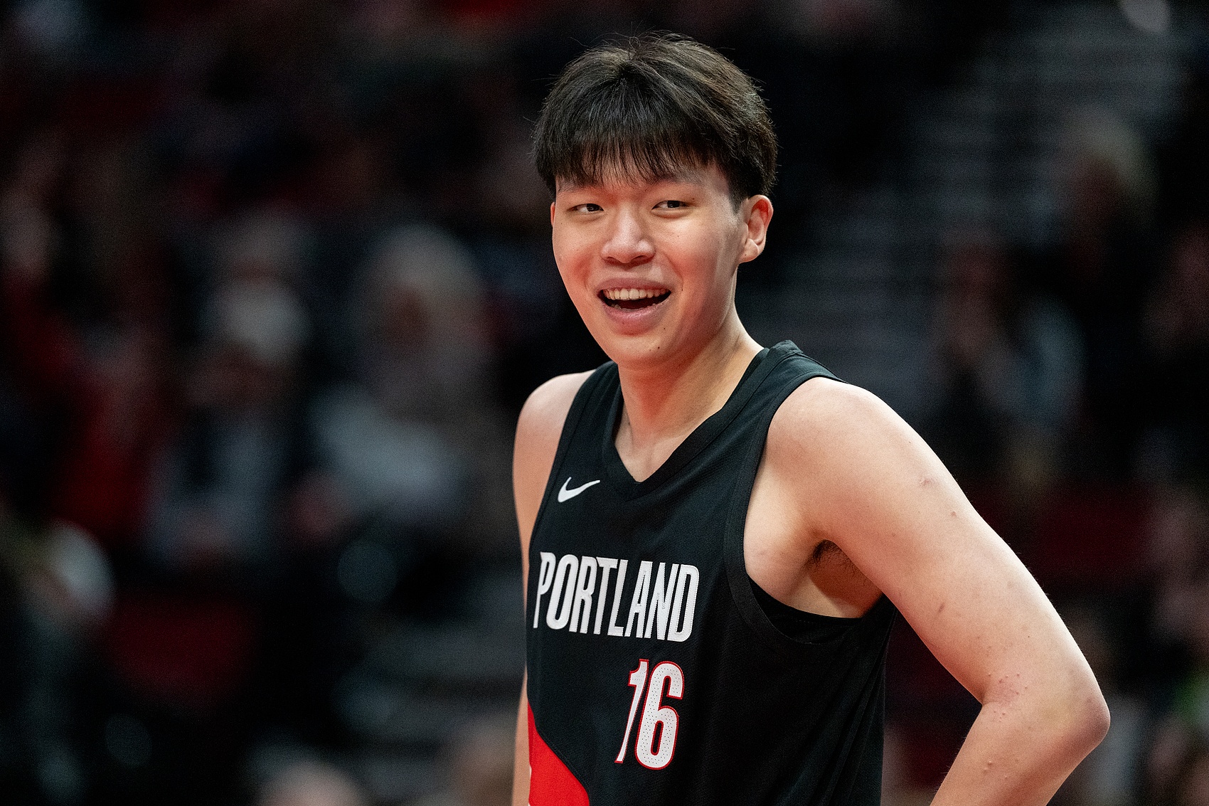 杨瀚森夏联首秀12+9,战术权重较去年下滑