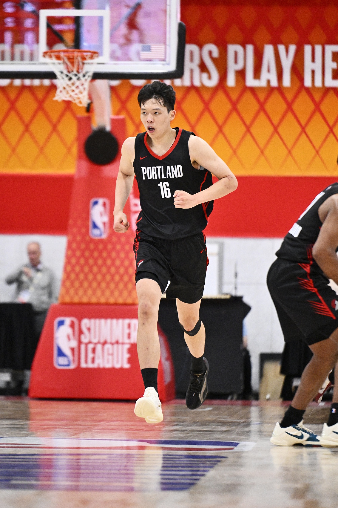 杨瀚森位置告急:开拓者连签两空间型内线,即战力落后新人 杨瀚森位置告急:开拓者连签两空间型内线,即战力落后新人