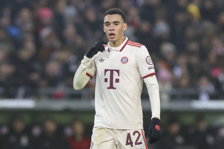 B费21次助攻刷新英超纪录登顶ESPN前腰榜,贝林厄姆第二索博斯洛伊第三 B费21次助攻刷新英超纪录登顶ESPN前腰榜,贝林厄姆第二索博斯洛伊第三