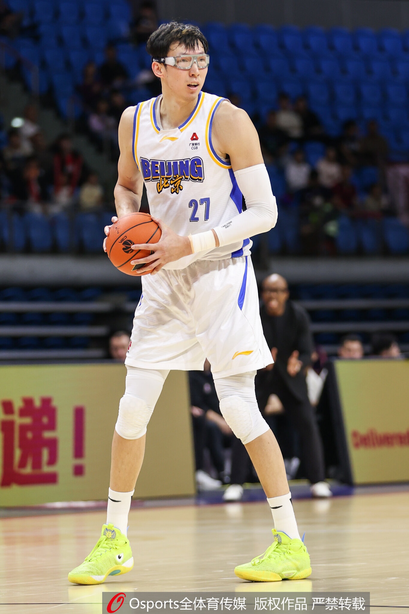 夏联今天开打!京媒:周琦因个人原因将于明天与北京男篮会合 夏联今天开打!京媒:周琦因个人原因将于明天与北京男篮会合