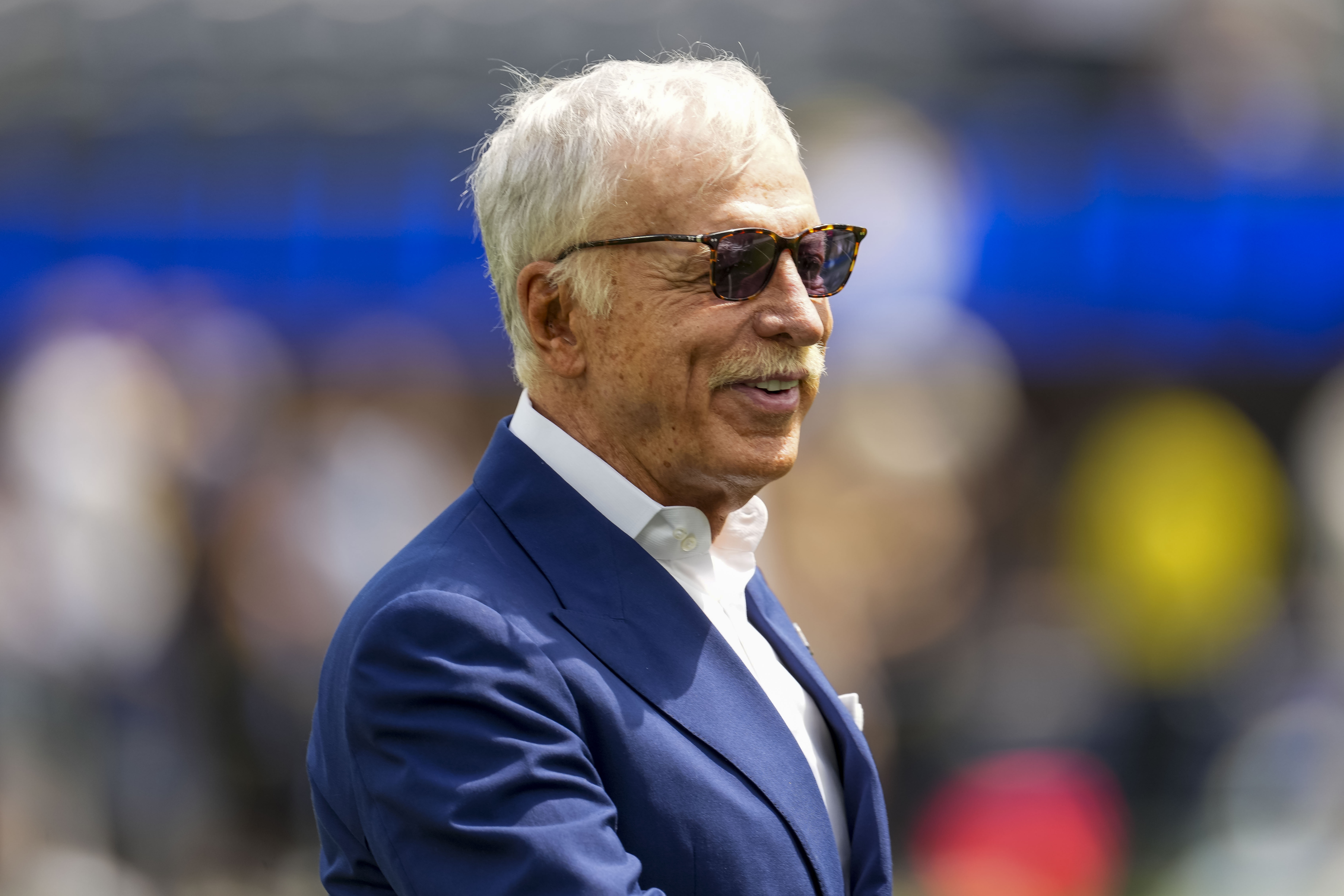 MLB最富有老板~克伦克40亿收购洛杉矶天使 计划斥资25亿建新球场 MLB最富有老板~克伦克40亿收购洛杉矶天使 计划斥资25亿建新球场