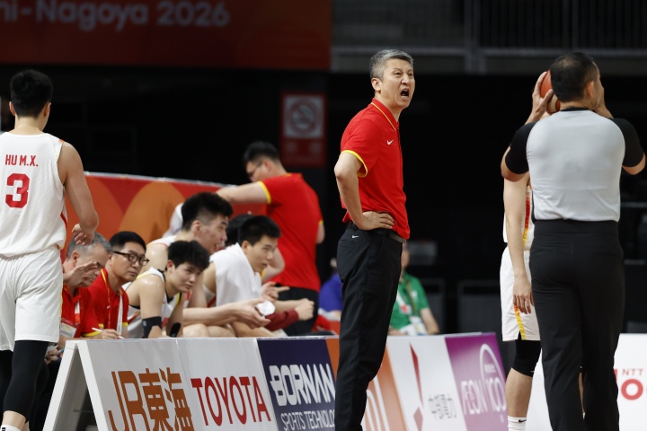 媒体人:中国男篮正加速男足化 和现代打法脱轨 非郭士强一人之过 媒体人:中国男篮正加速男足化 和现代打法脱轨 非郭士强一人之过
