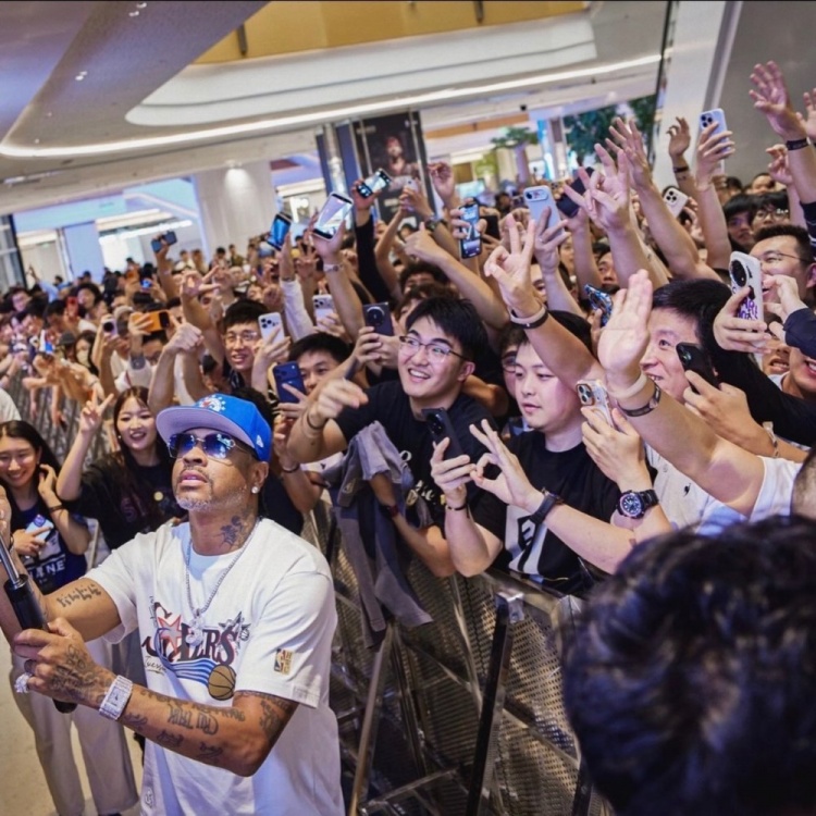艾弗森社媒晒图回顾中国行:谢谢你中国 总是分享令人感动的爱 艾弗森社媒晒图回顾中国行:谢谢你中国 总是分享令人感动的爱