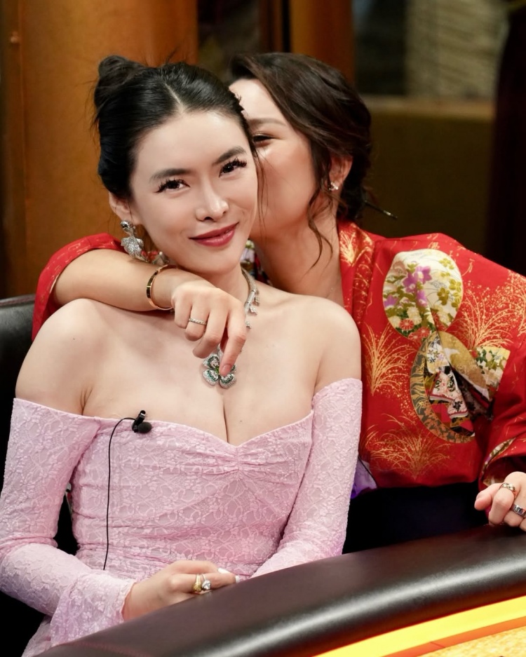 只顾看她了!德扑美女牌手All In姐参加威少基金会扑克之夜! 只顾看她了!德扑美女牌手All In姐参加威少基金会扑克之夜!
