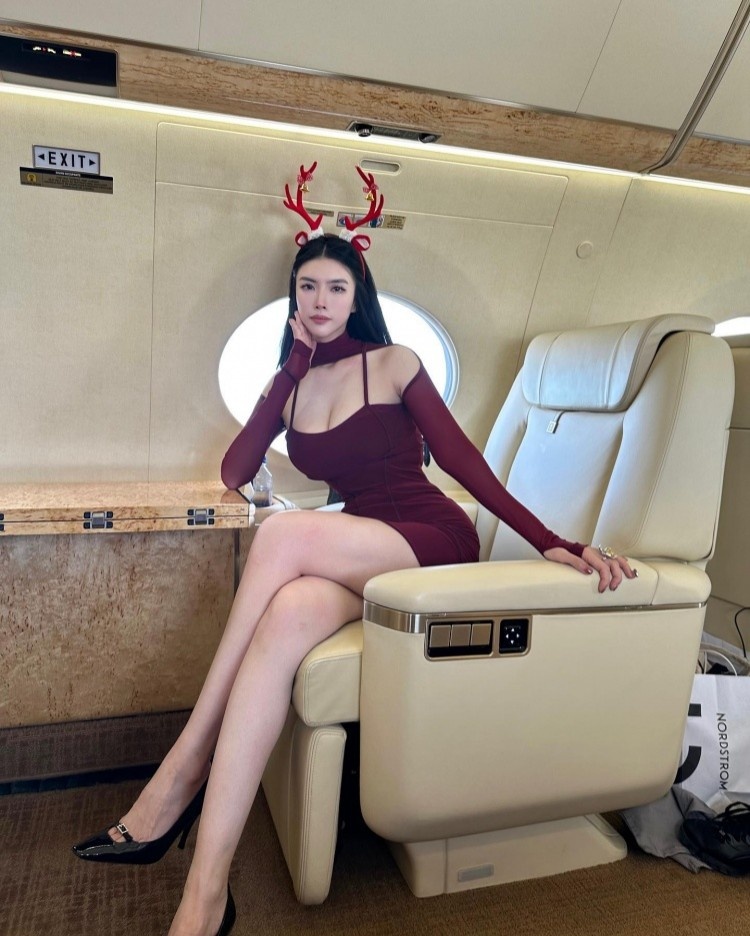 只顾看她了!德扑美女牌手All In姐参加威少基金会扑克之夜! 只顾看她了!德扑美女牌手All In姐参加威少基金会扑克之夜!