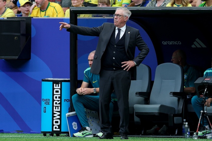 巴媒透露安帅演练首发:拉菲尼亚、维尼修斯、恩德里克在列 巴媒透露安帅演练首发:拉菲尼亚、维尼修斯、恩德里克在列